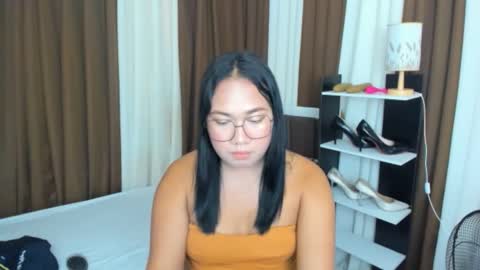 Karen Oquio online show from September 11, 2025, 6:35 am