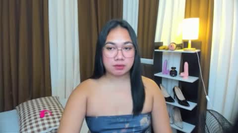 Karen Oquio online show from October 2, 2025, 5:47 am