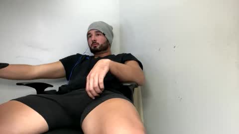 Snapshot of tuamante000 chatting on November 15, 2025, 5:27 am Stimulation make me Cum in Public or in Pvt online show from November 15, 2025, 5:27 am