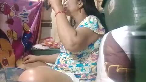 Mae online show from April 3, 2026, 9:57 pm