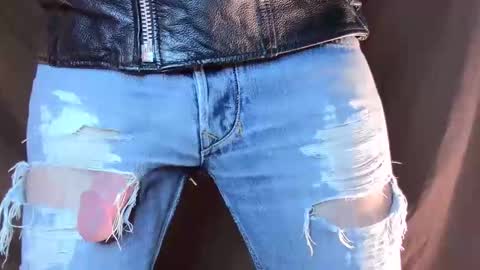 Phil Box online show from November 11, 2025, 1:33 pm