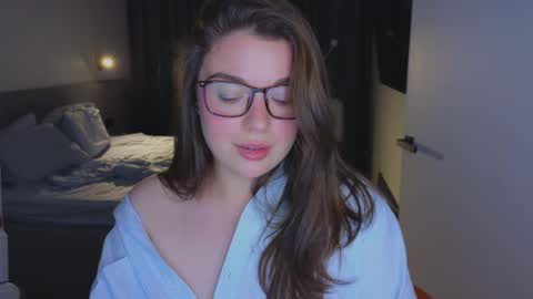 Ariana online show from October 27, 2025, 8:24 pm