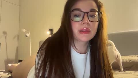 Snapshot of tutti_frutti_ chatting on March 8, 2026, 9:18 pm Ariana online show from March 8, 2026, 9:18 pm