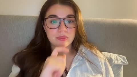 Snapshot of tutti_frutti_ chatting on March 10, 2026, 9:20 pm Ariana online show from March 10, 2026, 9:20 pm