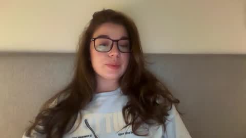 Snapshot of tutti_frutti_ chatting on March 21, 2026, 7:28 pm Ariana online show from March 21, 2026, 7:28 pm