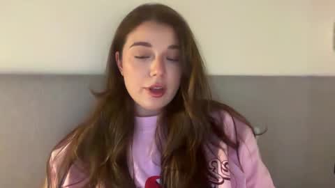 Snapshot of tutti_frutti_ chatting on April 2, 2026, 6:27 pm Ariana online show from April 2, 2026, 6:27 pm