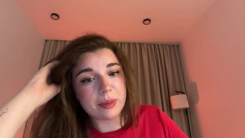Snapshot of tutti_frutti_ chatting on April 4, 2026, 7:44 pm Ariana online show from April 4, 2026, 7:44 pm