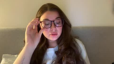 Snapshot of tutti_frutti_ chatting on April 10, 2026, 5:28 pm Ariana online show from April 10, 2026, 5:28 pm