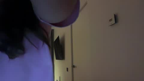 Snapshot of tutti_frutti_ chatting on April 15, 2026, 8:09 pm Ariana online show from April 15, 2026, 8:09 pm