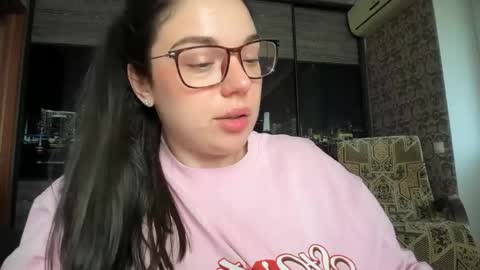 Snapshot of tutti_frutti_ chatting on May 8, 2026, 6:19 am Ariana online show from May 8, 2026, 6:19 am