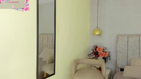 Snapshot of tutu_milf chatting on June 4, 2026, 7:20 pm Tutu online show from June 4, 2026, 7:20 pm