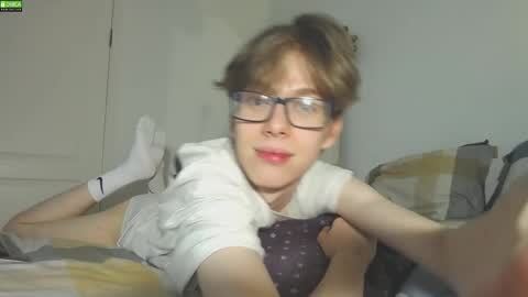 Snapshot of tuz94 chatting on December 9, 2024, 10:52 pm Dan online show from December 9, 2024, 10:52 pm