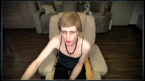 Clementine online show from December 2, 2025, 8:08 am