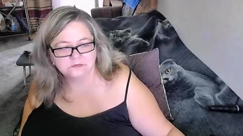 Lana online show from October 4, 2025, 2:42 am