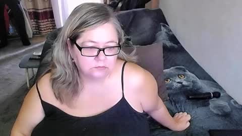 Lana online show from November 12, 2025, 2:34 am