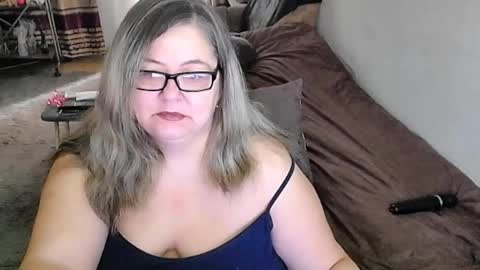 Lana online show from April 10, 2026, 1:22 am