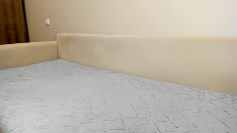 new hot online show from October 17, 2025, 4:15 am