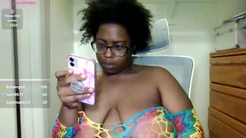 Snapshot of twiceasbadd_ chatting on January 12, 2025, 5:24 am onlyfanstwiceasbadd online show from January 12, 2025, 5:24 am