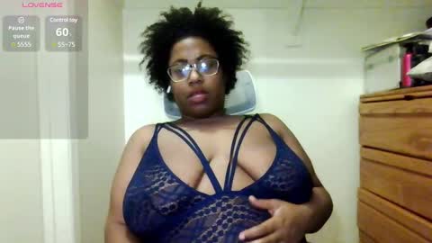 Snapshot of twiceasbadd_ chatting on January 19, 2025, 6:20 am onlyfanstwiceasbadd online show from January 19, 2025, 6:20 am