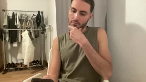 Snapshot of twikboy chatting on September 17, 2025, 9:05 pm Twinkboy online show from September 17, 2025, 9:05 pm