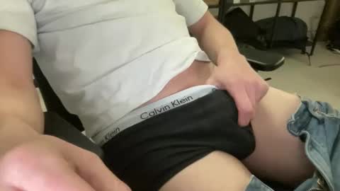 twink27844711 online show from February 5, 2025, 7:10 pm