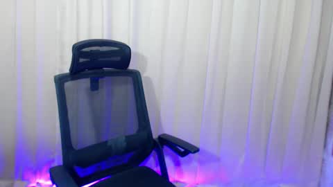 Snapshot of twink_clint chatting on March 4, 2025, 5:13 pm twink_clint online show from March 4, 2025, 5:13 pm