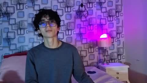 Sebastin online show from April 30, 2026, 12:22 pm