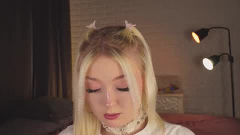 Snapshot of twinklefluff chatting on October 19, 2025, 4:07 pm twinklefluff online show from October 19, 2025, 4:07 pm