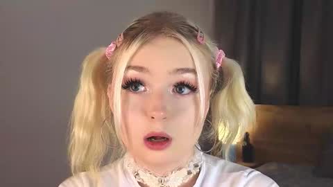 twinklefluff online show from October 29, 2025, 4:09 pm