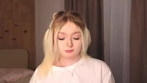 twinklefluff online show from January 12, 2026, 4:01 pm