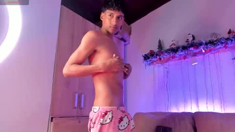 twinksboys_23 online show from February 5, 2026, 12:54 pm