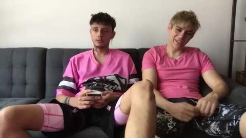 Derrick online show from October 17, 2025, 4:53 pm