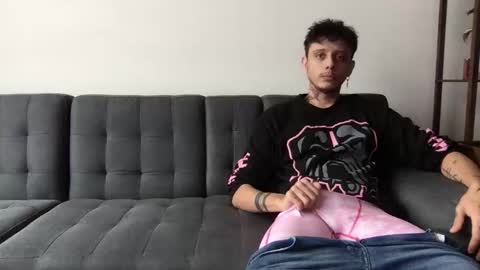 Derrick online show from October 18, 2025, 5:35 pm