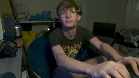 shytwink online show from September 16, 2025, 2:51 pm