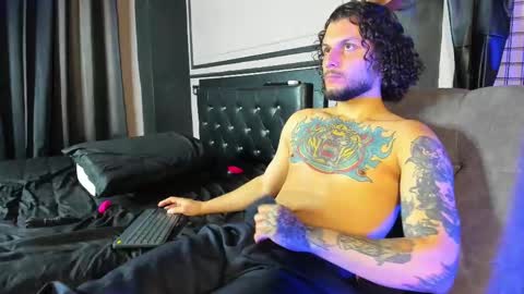 Clio  Tadeo online show from March 4, 2025, 3:37 pm