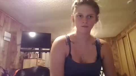 twizzler_twizzle online show from September 14, 2025, 5:28 am