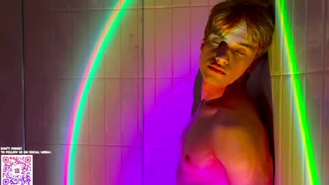 Molly and Nick online show from April 18, 2026, 7:07 pm