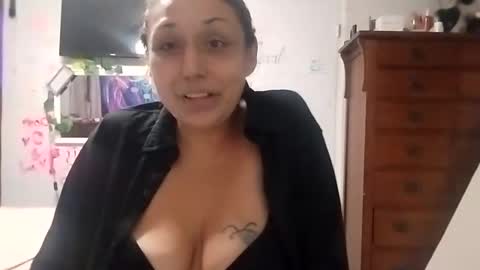 Twocrazy85 online show from November 6, 2025, 10:38 am