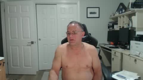 Twopeopleinlove online show from November 25, 2025, 11:21 am