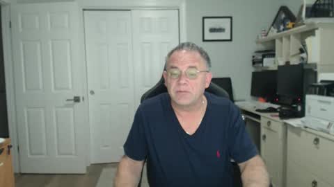 Twopeopleinlove online show from January 9, 2026, 11:13 am