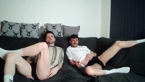 Snapshot of twotwinkhusbands chatting on February 2, 2026, 8:29 pm RyanRowan online show from February 2, 2026, 8:29 pm