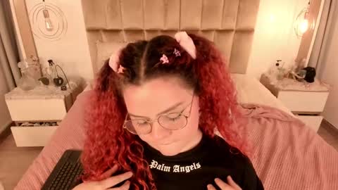 Twiggy online show from February 11, 2025, 2:57 am