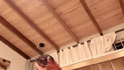 Twiggy online show from February 24, 2025, 11:30 pm