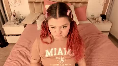 Twiggy online show from March 4, 2025, 11:11 pm