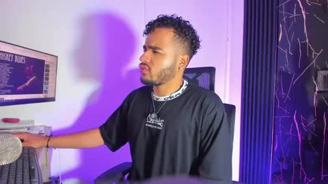 tyagofdef online show from April 18, 2026, 7:58 pm