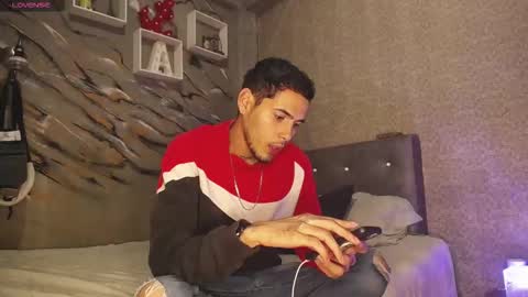 Snapshot of tyl3r_coop3r chatting on February 14, 2026, 3:47 am tyl3r_coop3r online show from February 14, 2026, 3:47 am