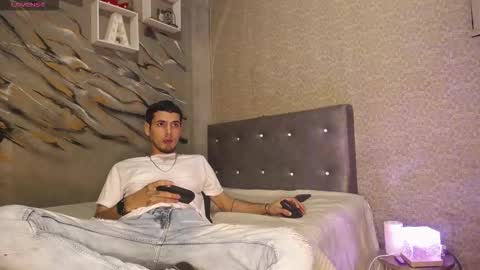 Snapshot of tyl3r_coop3r chatting on February 15, 2026, 8:38 pm tyl3r_coop3r online show from February 15, 2026, 8:38 pm