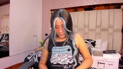  TYLA  online show from February 21, 2025, 1:11 am