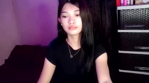 Snapshot of tyladine chatting on October 28, 2025, 1:36 pm tyladine online show from October 28, 2025, 1:36 pm