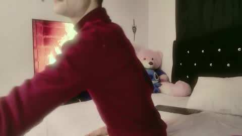 tyler_thin_1 online show from October 22, 2025, 11:54 am